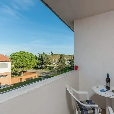 아파트 Bella With Balcony