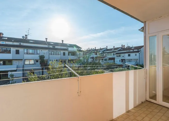 Bella With Balcony Daire