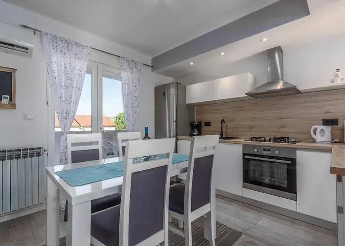 Bella With Balcony Πόρετς