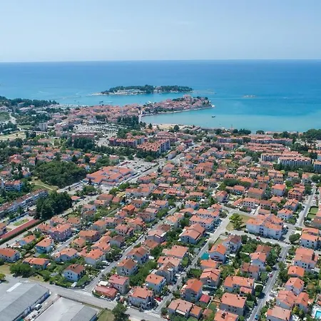 Апартаменти Bella With Balcony *