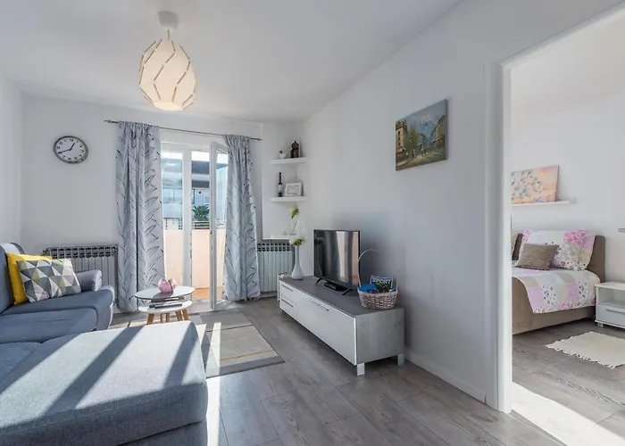 Bella With Balcony Lejlighed